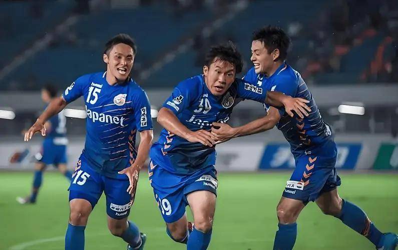 关于莱切斯特城客场大胜布莱顿，保持欧冠位置的信息